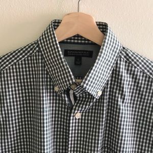 Banana Republic button-up shirt checked green